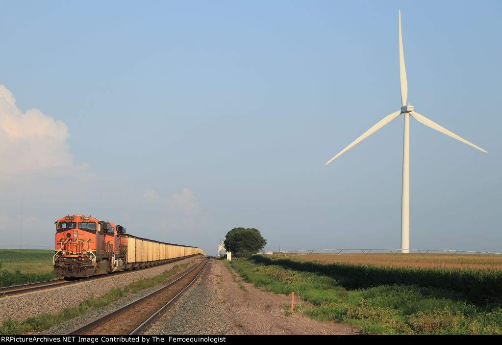 BNSF C Train 6786 East